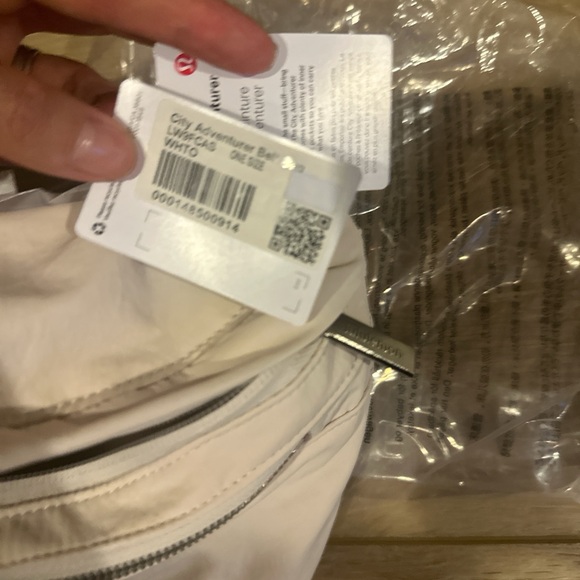 Lululemon Cream Belt Bag - Picture 5 of 5